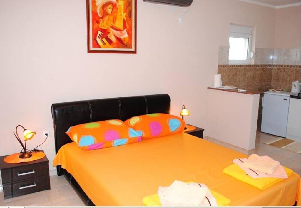 Apartments Anne Petrovac Habitación foto